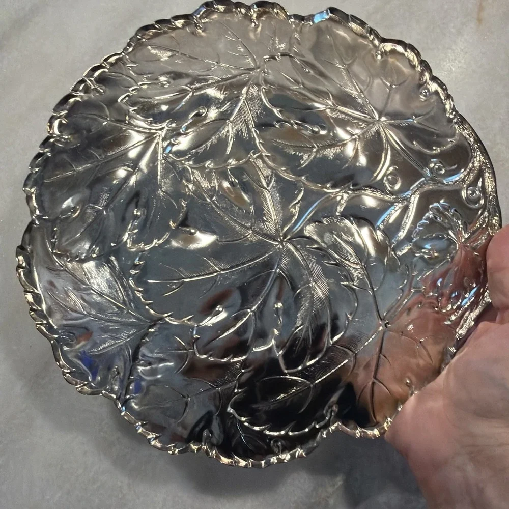 VINTAGE Oneida Silver-plated Sandwich Tray Leaf Pattern Asymmetric Rim In Box